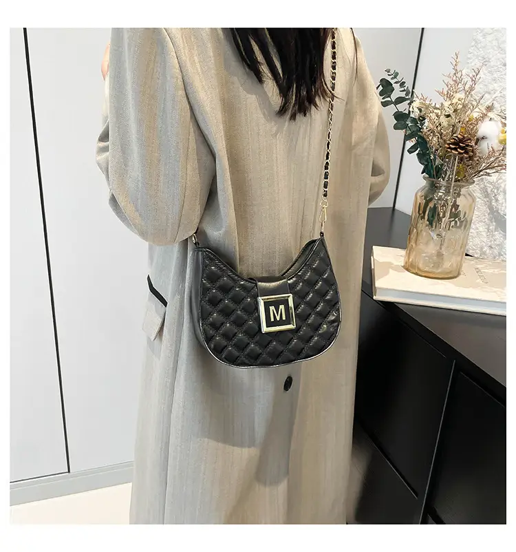 Pink Diamond Chain Shoulder Bag for Women 2024 — feature 17