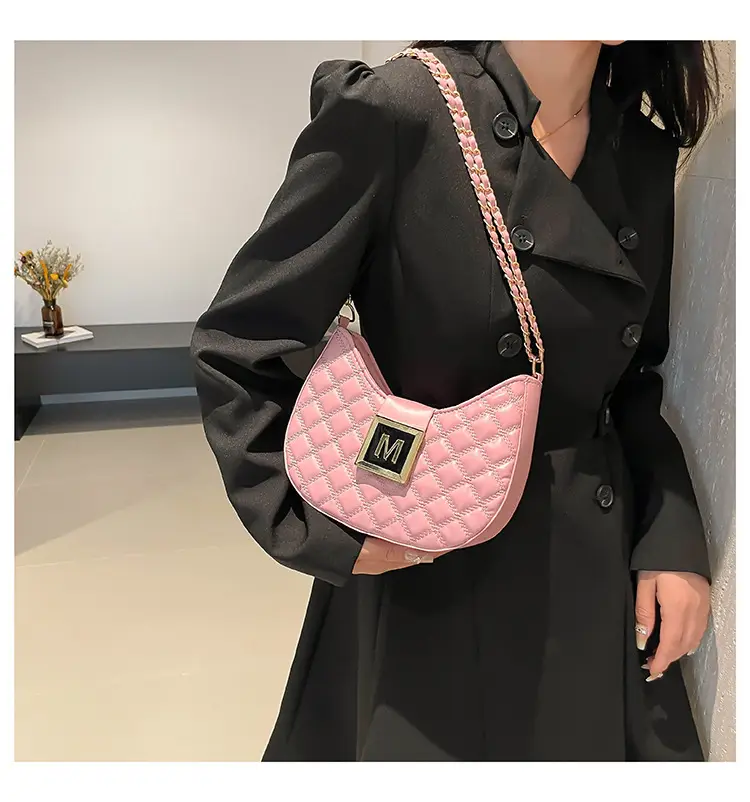 Pink Diamond Chain Shoulder Bag for Women 2024 — feature 9