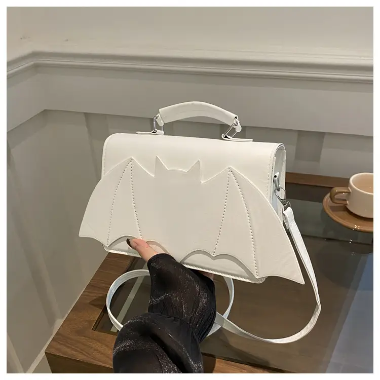 White Heart-Shaped Shoulder Bag for Women - Image 2