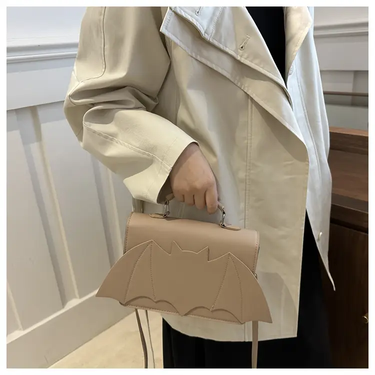 White Heart-Shaped Shoulder Bag for Women — feature 14