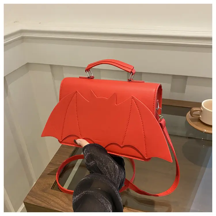 White Heart-Shaped Shoulder Bag for Women - Image 3