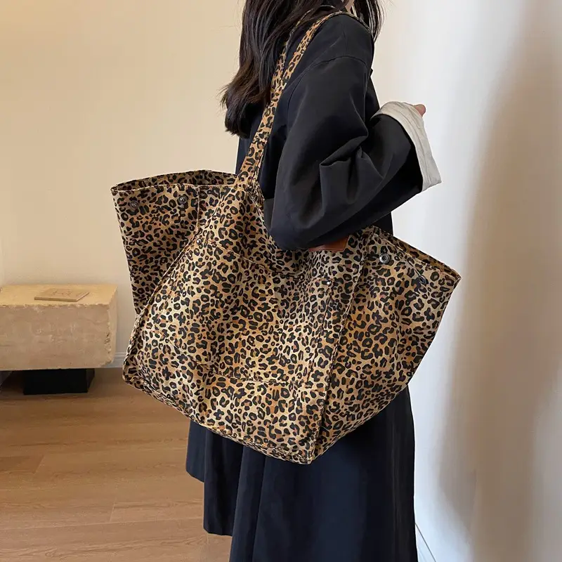 Leopardo Print Large Capacity Women's Tote Bag - Image 4