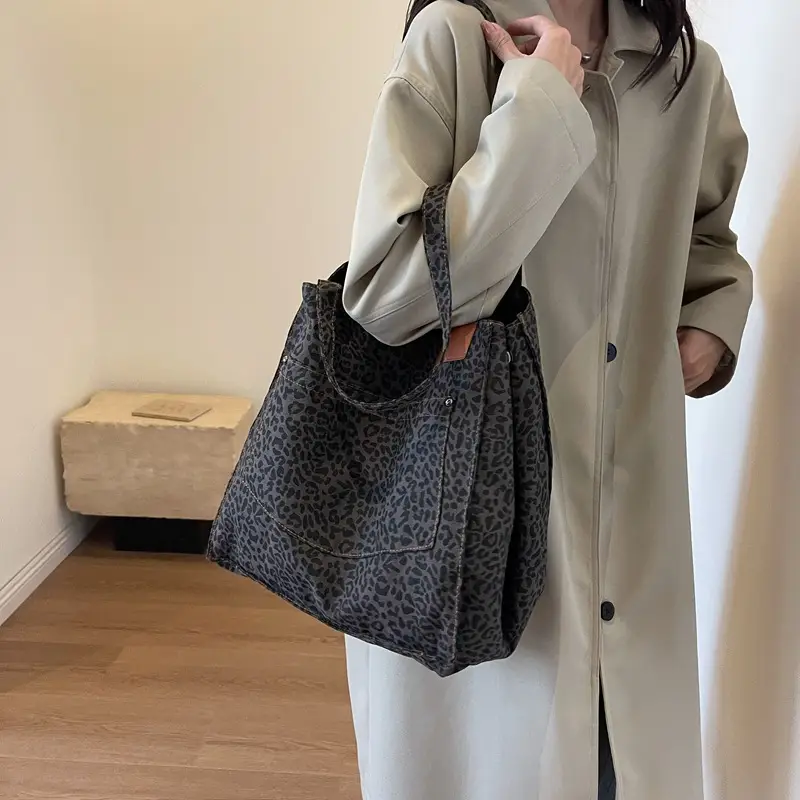 Leopardo Print Large Capacity Women's Tote Bag - Image 6