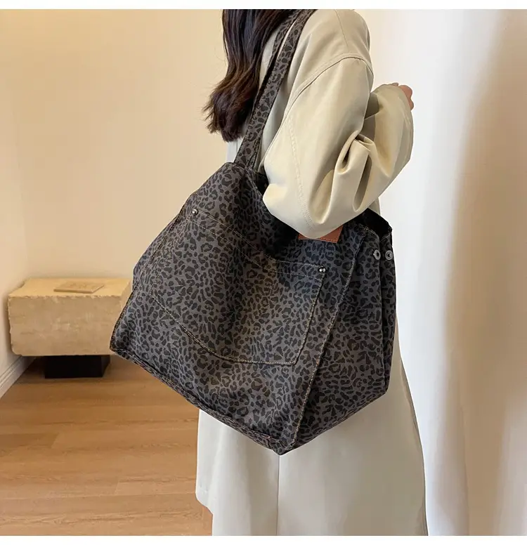 Leopardo Print Large Capacity Women's Tote Bag — feature 14
