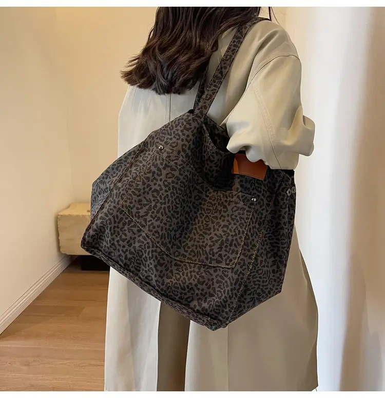 Leopardo Print Large Capacity Women's Tote Bag — feature 16