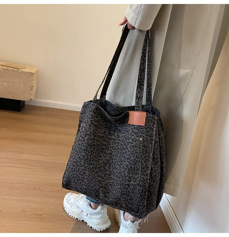 Leopardo Print Large Capacity Women's Tote Bag — feature 18