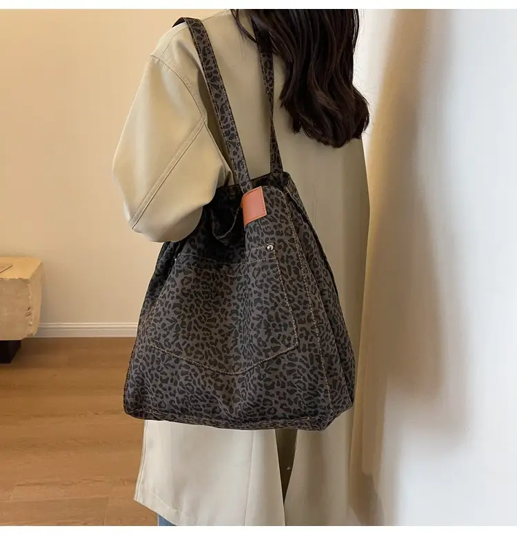 Leopardo Print Large Capacity Women's Tote Bag — feature 22