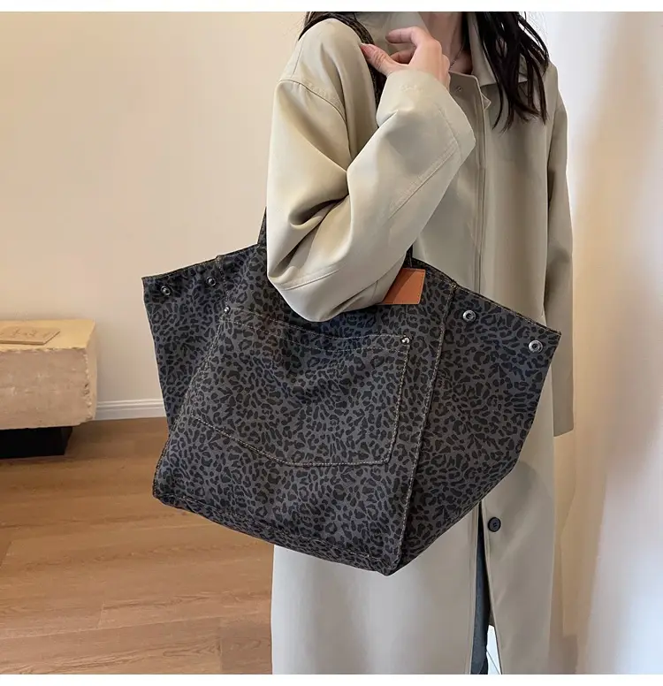 Leopardo Print Large Capacity Women's Tote Bag — feature 28