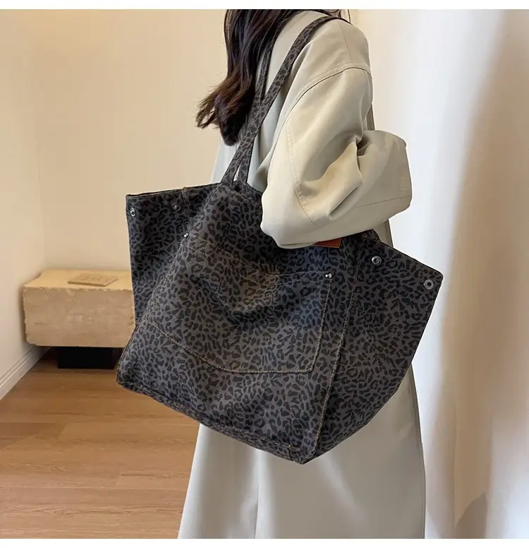 Leopardo Print Large Capacity Women's Tote Bag — feature 30