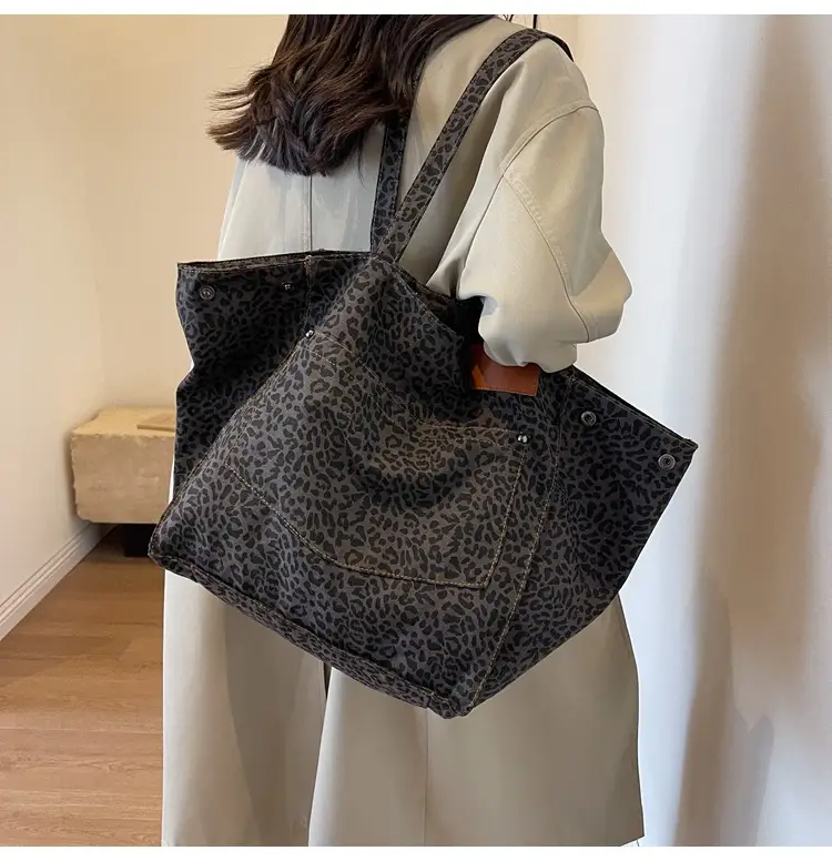Leopardo Print Large Capacity Women's Tote Bag — feature 32
