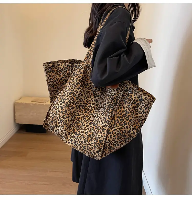 Leopardo Print Large Capacity Women's Tote Bag — feature 39