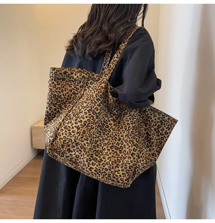 Leopardo Print Large Capacity Women's Tote Bag — feature 40