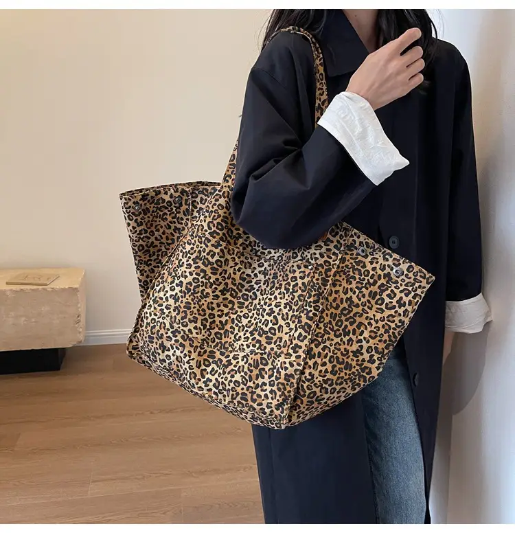 Leopardo Print Large Capacity Women's Tote Bag — feature 42