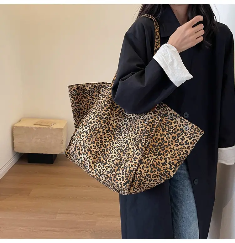 Leopardo Print Large Capacity Women's Tote Bag — feature 43