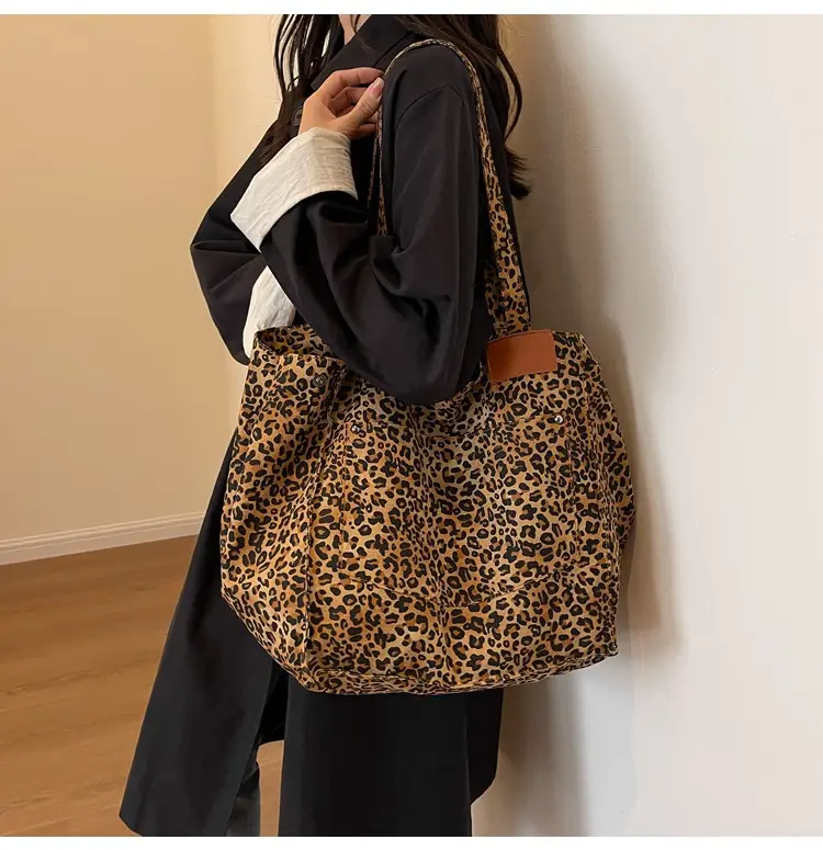 Leopardo Print Large Capacity Women's Tote Bag — feature 45