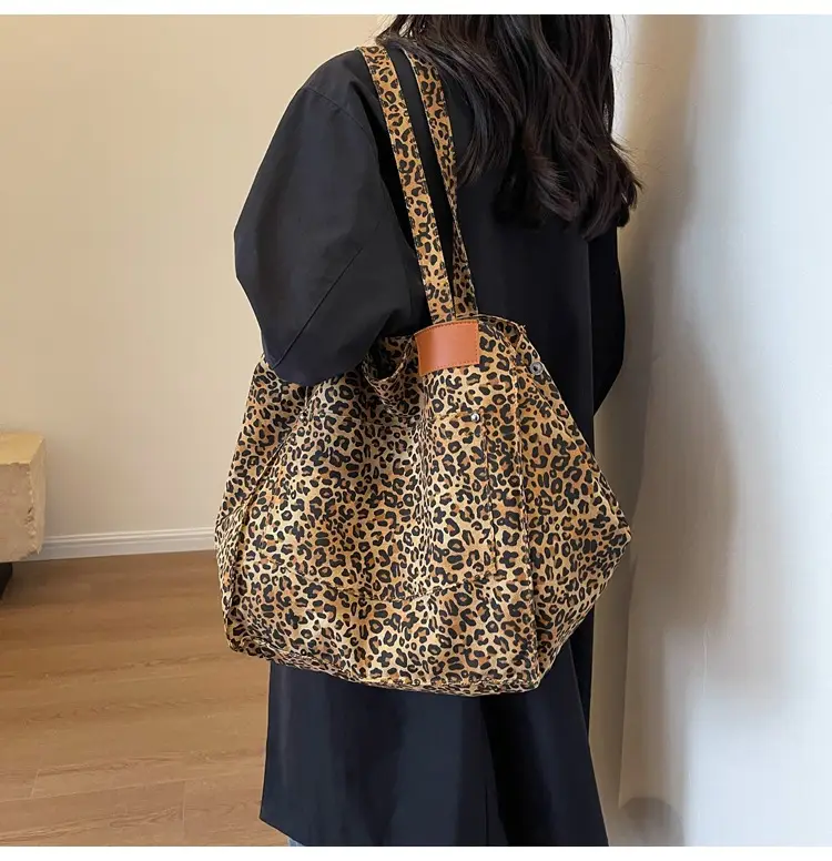 Leopardo Print Large Capacity Women's Tote Bag — feature 46