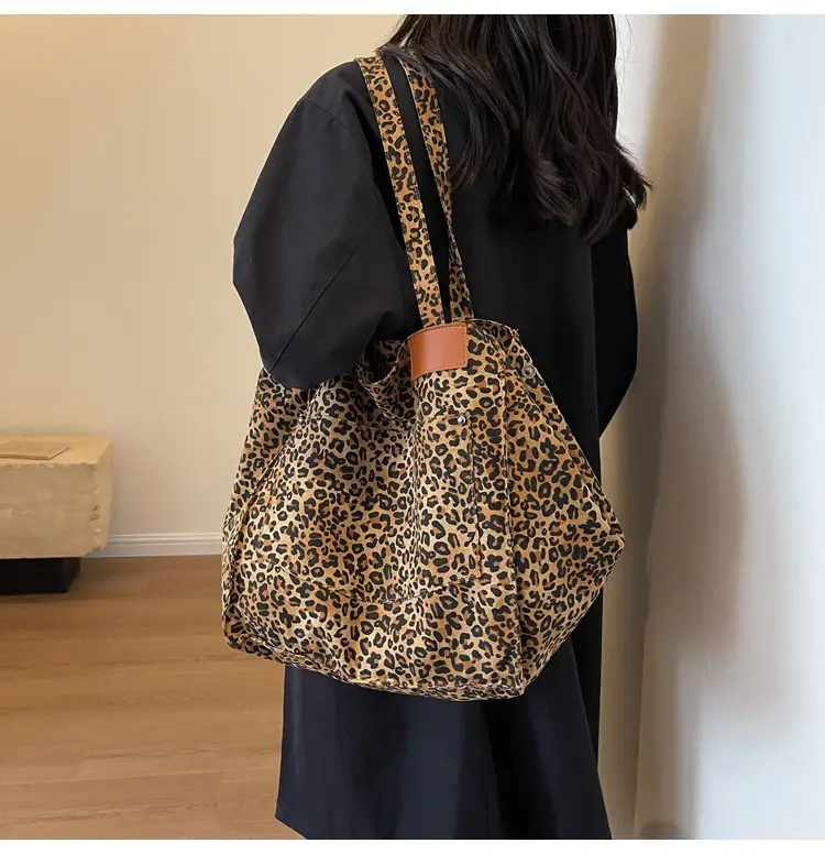 Leopardo Print Large Capacity Women's Tote Bag — feature 47