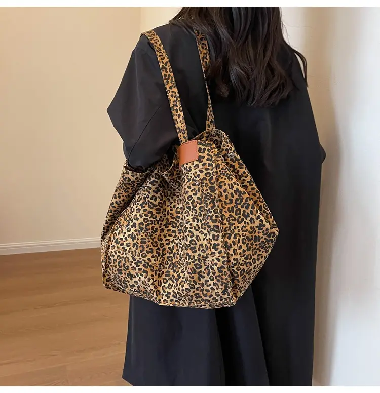 Leopardo Print Large Capacity Women's Tote Bag — feature 49