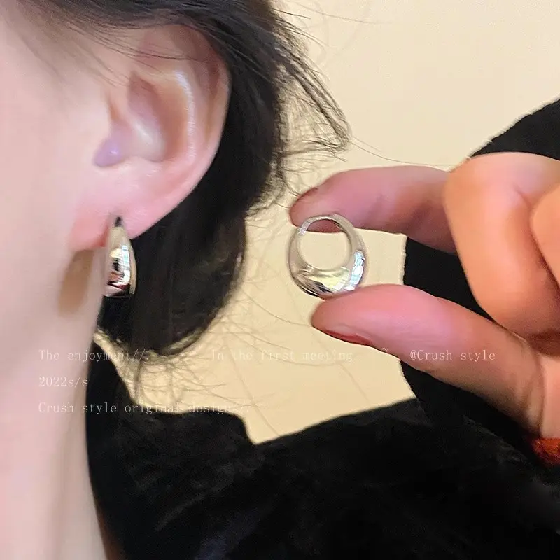 S925 silver needle European and American exaggerated plain ring earrings women's high-end light luxury Joker simple temperament earrings wholesale — feature 24