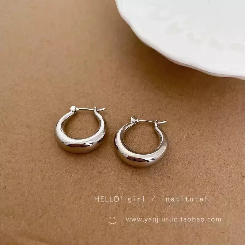 S925 silver needle European and American exaggerated plain ring earrings women's high-end light luxury Joker simple temperament earrings wholesale — feature 30