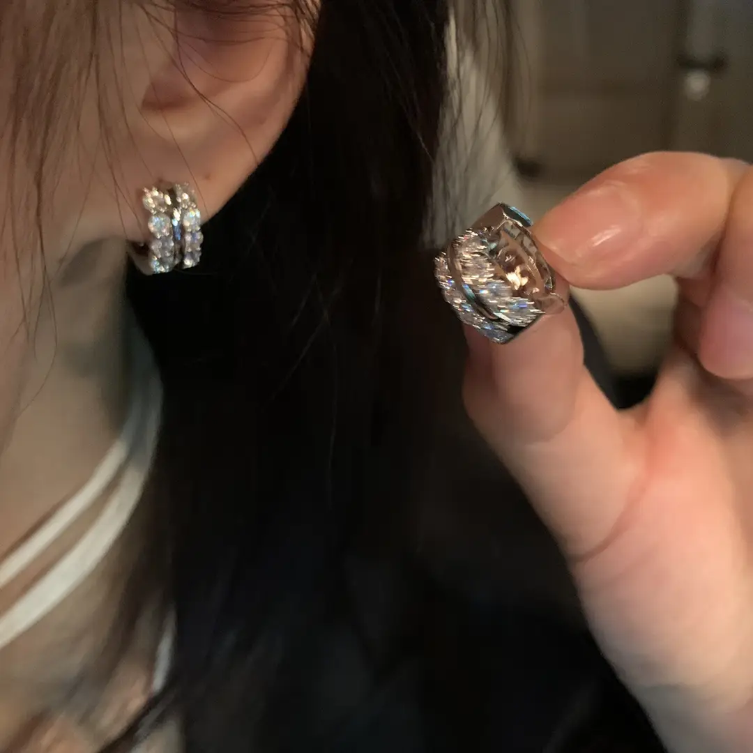 S925 silver needle European and American exaggerated plain ring earrings women's high-end light luxury Joker simple temperament earrings wholesale — feature 85