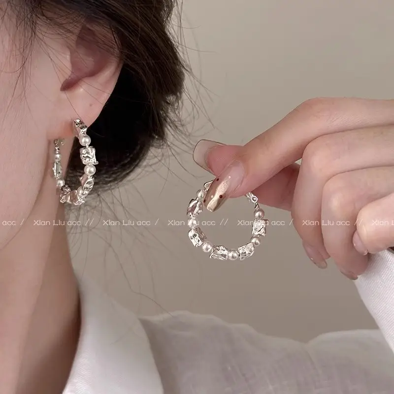 S925 silver needle European and American exaggerated plain ring earrings women's high-end light luxury Joker simple temperament earrings wholesale