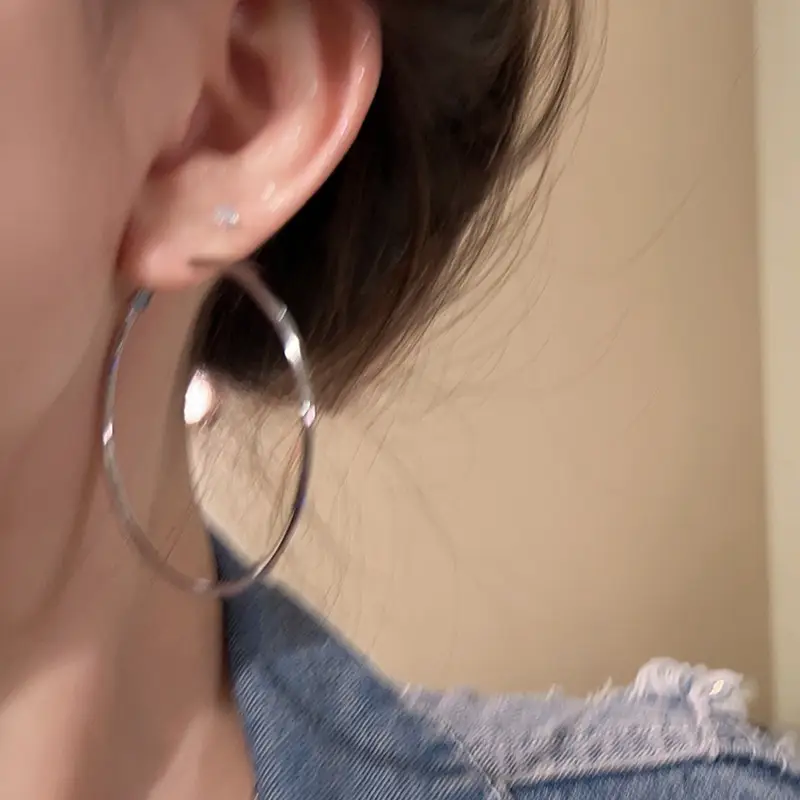 S925 silver needle European and American exaggerated plain ring earrings women's high-end light luxury Joker simple temperament earrings wholesale