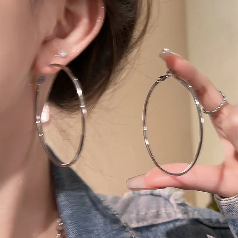 S925 silver needle European and American exaggerated plain ring earrings women's high-end light luxury Joker simple temperament earrings wholesale