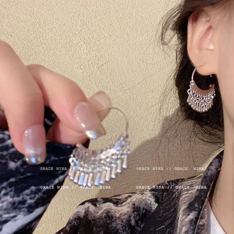 S925 silver needle European and American exaggerated plain ring earrings women's high-end light luxury Joker simple temperament earrings wholesale