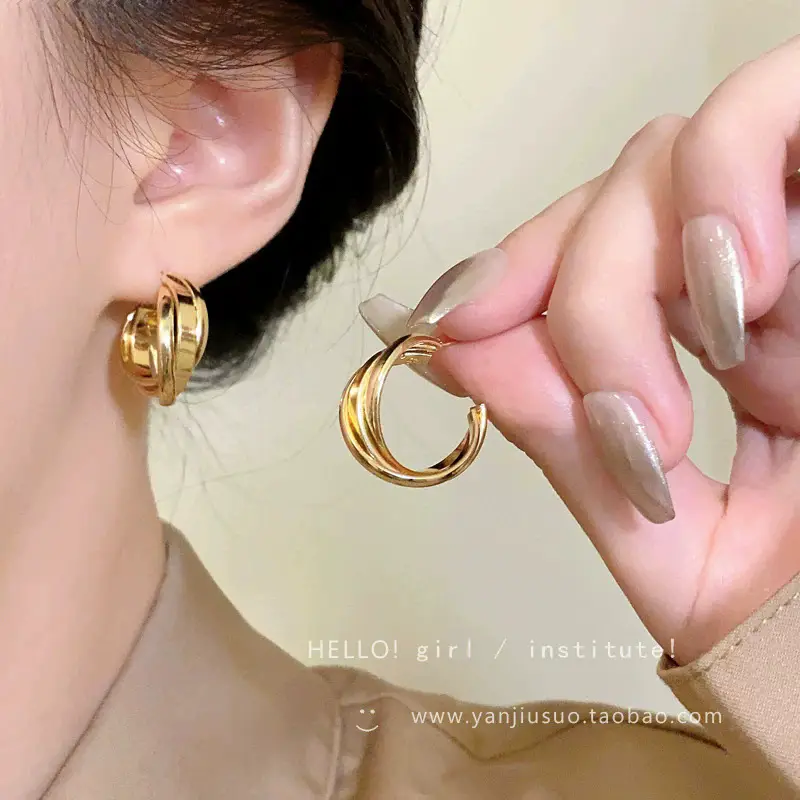 S925 silver needle European and American exaggerated plain ring earrings women's high-end light luxury Joker simple temperament earrings wholesale