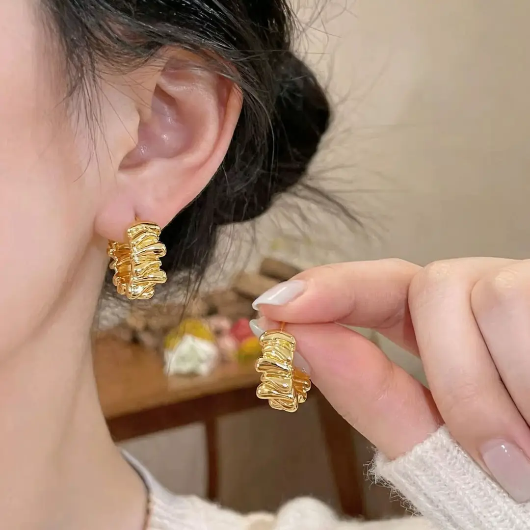 S925 silver needle European and American exaggerated plain ring earrings women's high-end light luxury Joker simple temperament earrings wholesale