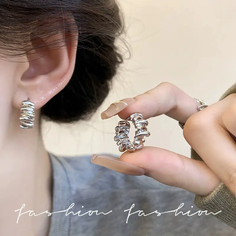 S925 silver needle European and American exaggerated plain ring earrings women's high-end light luxury Joker simple temperament earrings wholesale