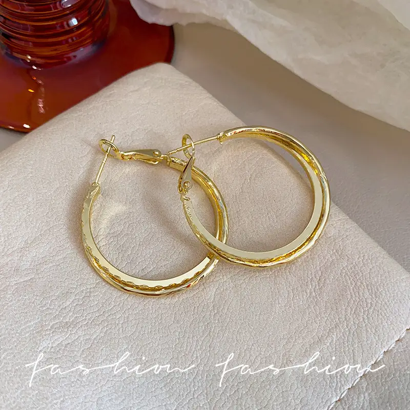 S925 silver needle European and American exaggerated plain ring earrings women's high-end light luxury Joker simple temperament earrings wholesale