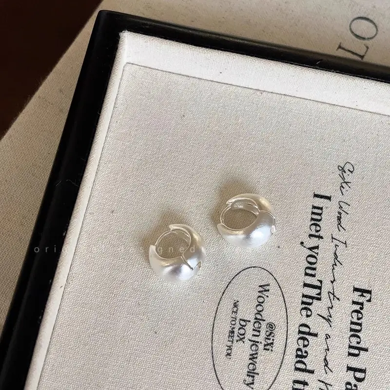 S925 silver needle European and American exaggerated plain ring earrings women's high-end light luxury Joker simple temperament earrings wholesale