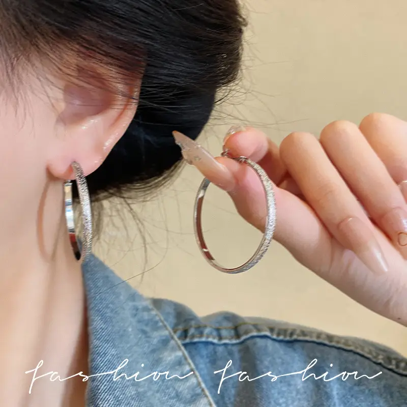 S925 silver needle European and American exaggerated plain ring earrings women's high-end light luxury Joker simple temperament earrings wholesale