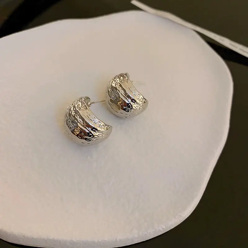 S925 silver needle European and American exaggerated plain ring earrings women's high-end light luxury Joker simple temperament earrings wholesale