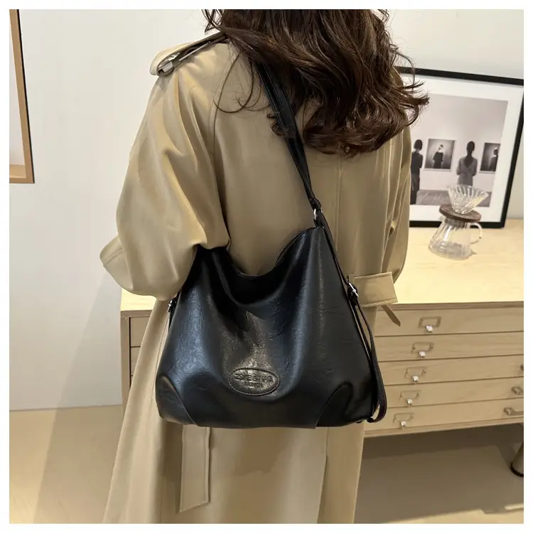 Women's Brown Leather Retro Tote Bag Large Capacity Travel Backpack — feature 12