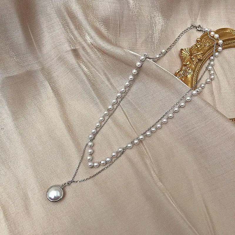 Feminine Pearl Clavicle Necklace with Broken Silver Finish - Image 15