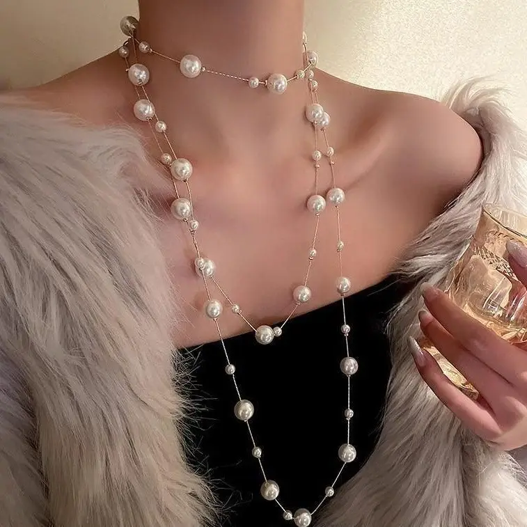 Feminine Pearl Clavicle Necklace with Broken Silver Finish - Image 19