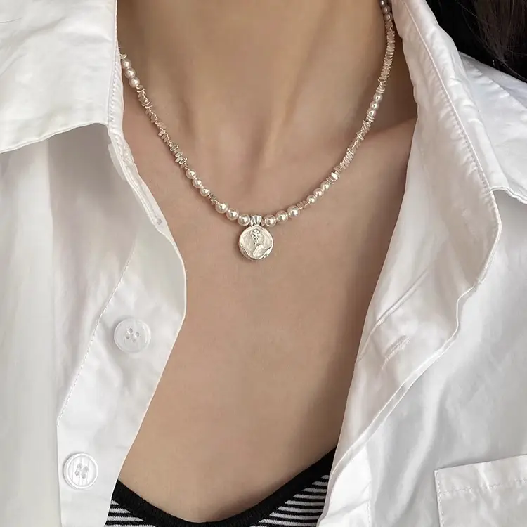 Feminine Pearl Clavicle Necklace with Broken Silver Finish - Image 23