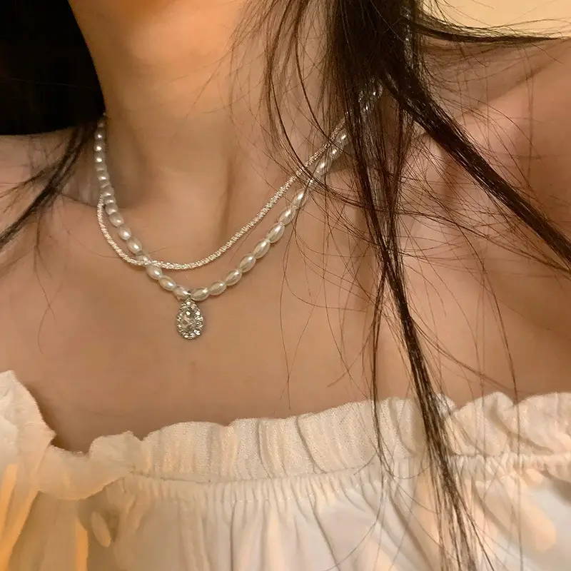 Feminine Pearl Clavicle Necklace with Broken Silver Finish - Image 24