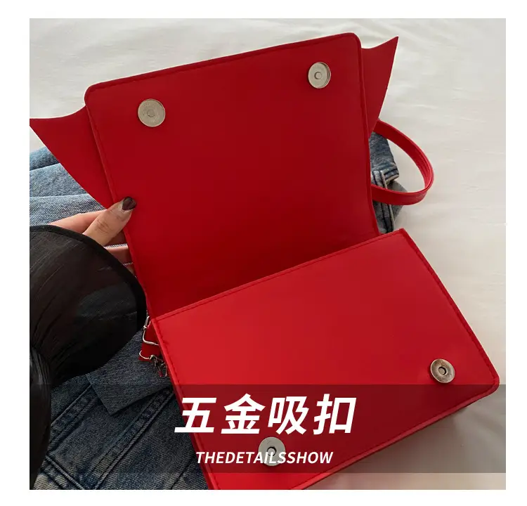 Red Bat Design Shoulder Bag for Women 2024 — feature 5