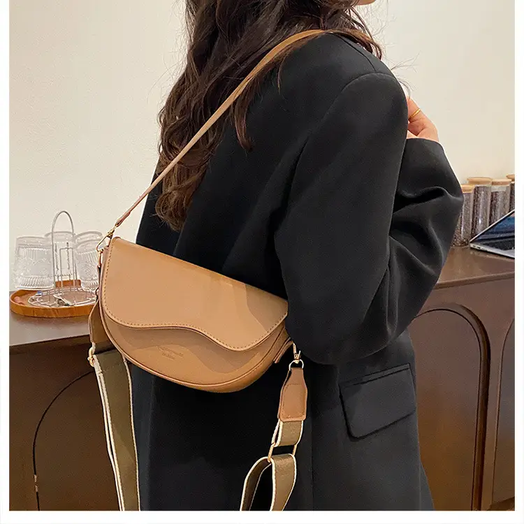 Retro Crossbody Bag Women's Tan 2024 Autumn — feature 10
