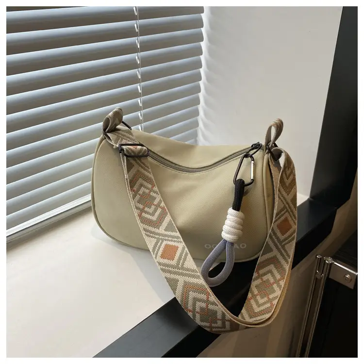 Black Canvas Shoulder Bag for Women 2024 — feature 11
