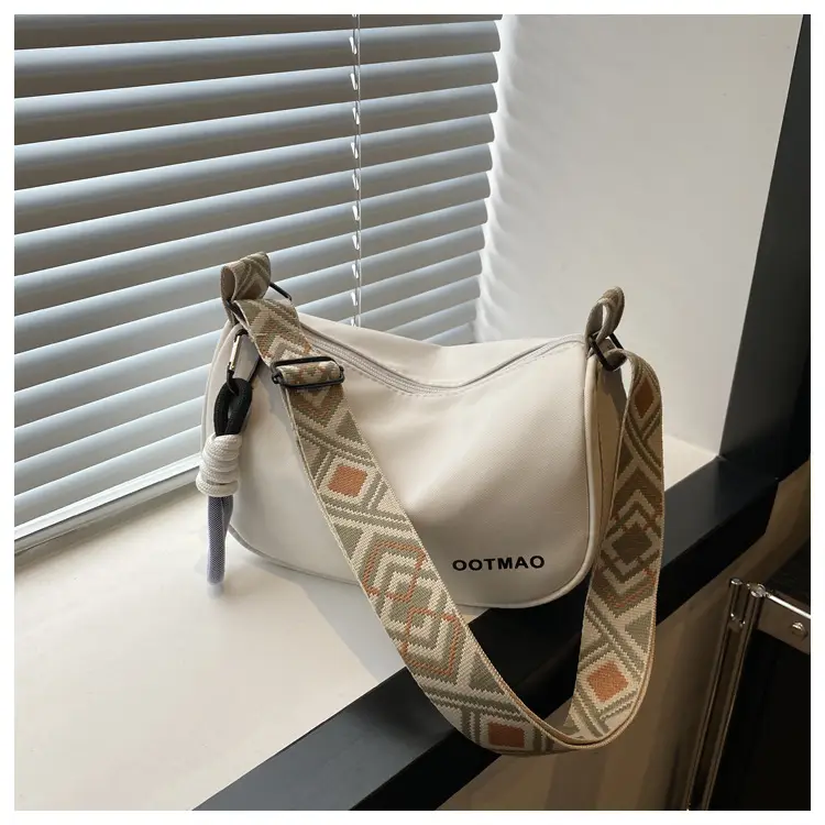 Black Canvas Shoulder Bag for Women 2024 — feature 12