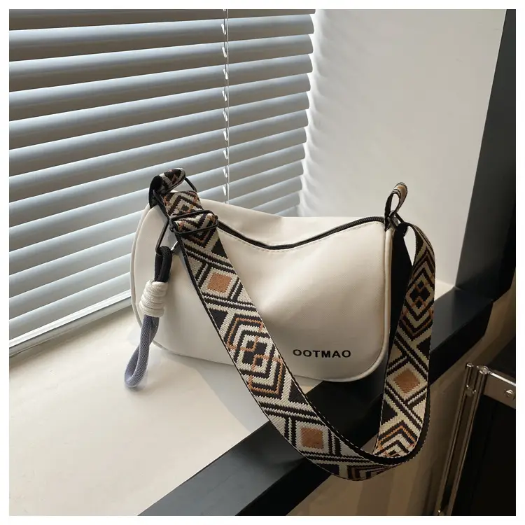 Black Canvas Shoulder Bag for Women 2024 — feature 13