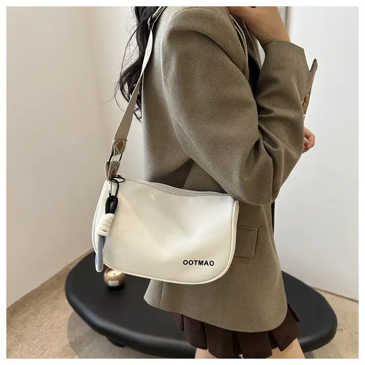 Black Canvas Shoulder Bag for Women 2024 — feature 15