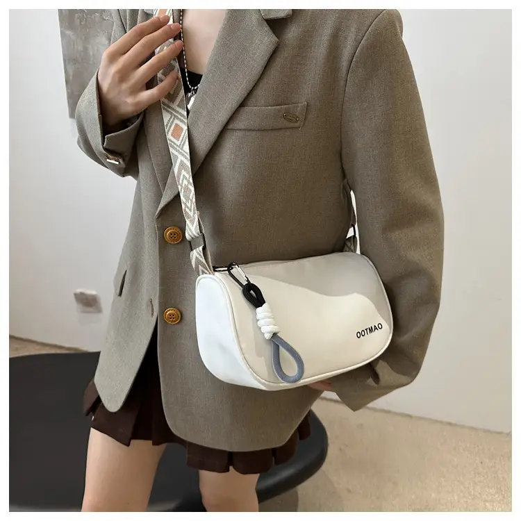 Black Canvas Shoulder Bag for Women 2024 — feature 18