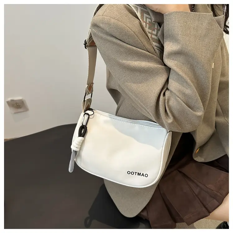 Black Canvas Shoulder Bag for Women 2024 — feature 19