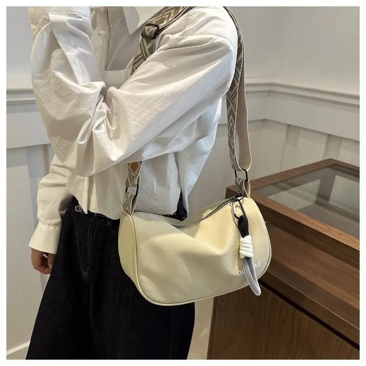 Black Canvas Shoulder Bag for Women 2024 — feature 21
